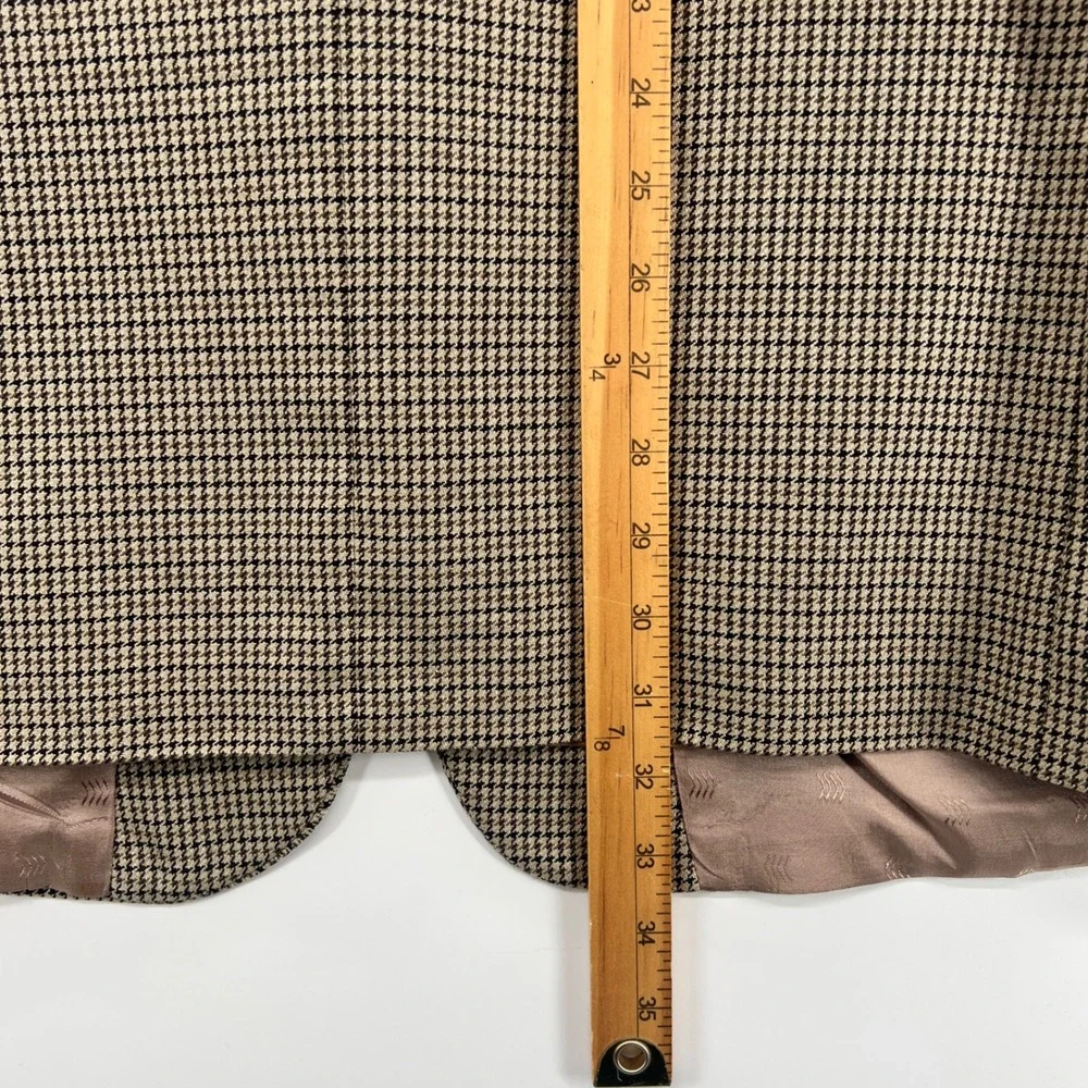 Robert Graham discoloration spots